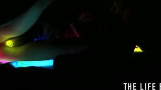 Kinky blonde beauty fucks her pussy and ass with glowsticks