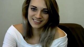 Webcam Girl Flashes Her Tits for Us