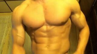 Muscle Men Showing Off - Big Cocks on Cam