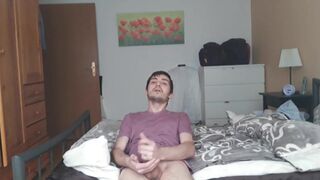 Heißer Twink-Striptease mit Handjob vor der Webcam