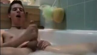 Twink's Solo Bathtub Adventure