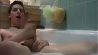 Twink's Solo Bathtub Adventure