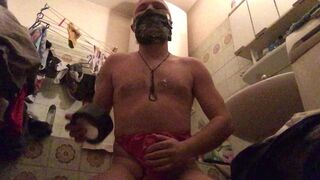 LaTexAndreas2024 tapes his face and nose shut and fucks buckets