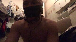 LaTexAndreas2024 tapes his face and nose shut and fucks buckets