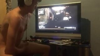 Twink Plays Call of Duty and Cums