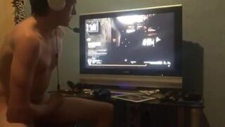 Twink Plays Call of Duty and Cums