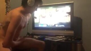 Twink Plays Call of Duty and Cums