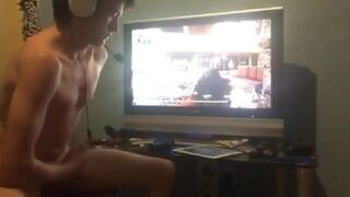 Twink Plays Call of Duty and Cums