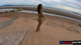 Hot Thai girlfriend sex off the beach during his trip to Thailand