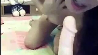 Thai Girl Pussy Play on Webcam