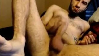 Big Dick Hunk Cums on Cam