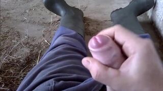 Twink's Handjob Cum Tribute