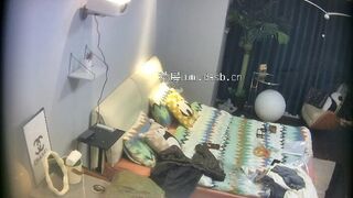 2024-9-9 新台流出酒店偷拍 眼镜屌丝男穿着衣服爆操高颜值E罩杯女神