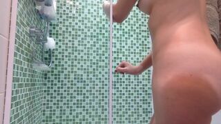 Big-Ass Brazilian Girlfriend Surprises Me in the Shower