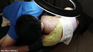 Tattoo Artist can't focus while he saw Female Client's Big Ass !