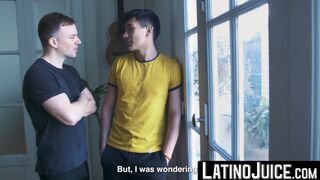 LatinoJuice.com - Stud homo Jonas Matt wanks dick while riding twink Felipe