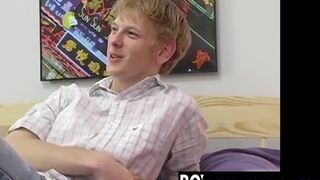 Sky Sylvanus a blonde twink plays his dick and jerks off solo