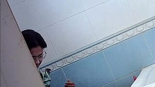 Fizza Saeed Washroom Leak Video