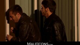 MaleIcons.com - Ty Roderick's hard dick ramming JD Phoenix's ass with zeal and raw lu