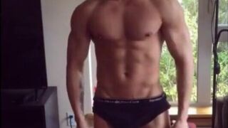 Muscle Hunks: Eddyfitt's Sexy Twink Showoff