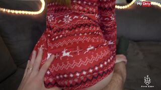 Cute amateur Anne Eden gets cock up her pussy XMAS style