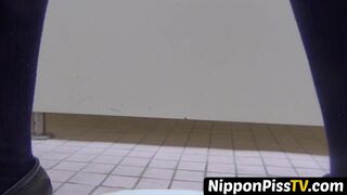 Dazzling Japanese school  peeing in open restroom