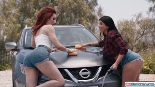 Tgirl Ariel Demure got hard from carwash