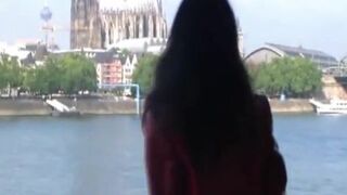 Deutscher Outdoor-Blowjob in Köln – öffentliche Gesichtsbesamung!