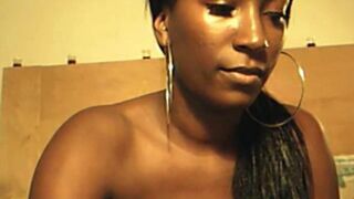 Pussy toying ebony teen pleasures herself