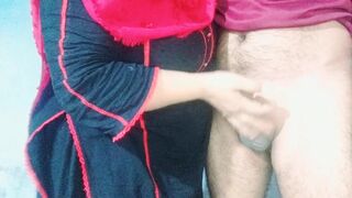 Ami ki bra sy muth lga raha tha ami ny pkar liya full enjoy krwya ami ny Big boobs