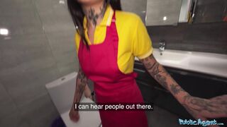 - I fucked a Pizza delivery girl in restaurant toilets