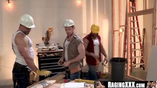 RagingXXX.com - Bareback threesome with muscular hunks on a construction site