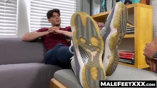 MaleFeetXXX.com - Daddy Texas's gorgeous size twelve feet worshipped by jock Dan Edwa