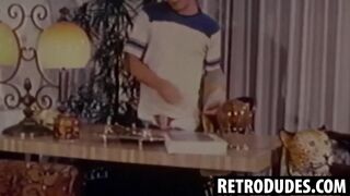 RetroDudes.com - Attractive Lee shoots a massive load after intense jerking