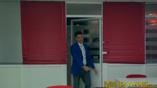 Office hunk Robbie Rojo blows his boss before hard drilling