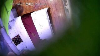 8-13酒店偷拍面容姣好小姐姐被帅气男友猛求爱爱