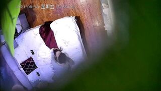 8-13酒店偷拍面容姣好小姐姐被帅气男友猛求爱爱