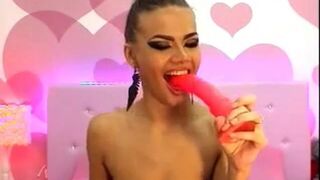 Hot Chick Deepthroats Pink Dildo on Webcam