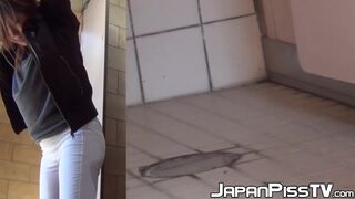 Beautiful Japanese babes outdoor peeing compilation