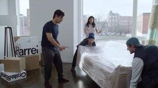 "Easy" S1,E4 "Controlada" Starring:Aislinn Derbez, Raúl Castillo & Mauricio Ochmann (