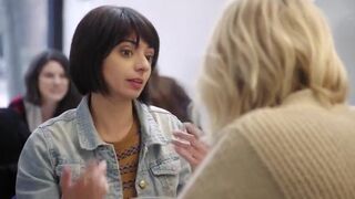 "Easy" S1,E6 "Utopia" Starring: Kate Micucci, Malin Ackerman & Orlando Bloom (2016)