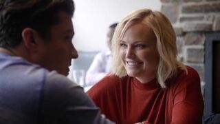 "Easy" S1,E6 "Utopia" Starring: Kate Micucci, Malin Ackerman & Orlando Bloom (2016)