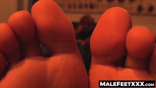 MaleFeetXXX.com - Bearded Dallas flaunts his perfect warm feet while engrossed in a h