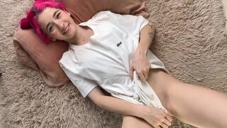 Cute Teen plays with her Pussy