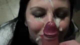 Amateur Blowjob Ends with Facial Cumshot