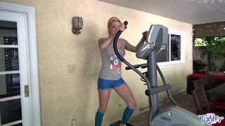 Little taylor masturbates after her workout