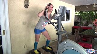 Little taylor masturbates after her workout