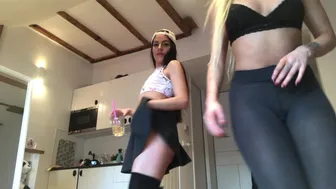 LEONS TV - No Panties Leggings, A Big Hole In The Yoga Pants, S