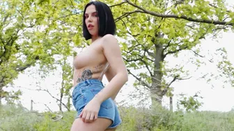 Big Tits MILF Model Exposing Sexy Body