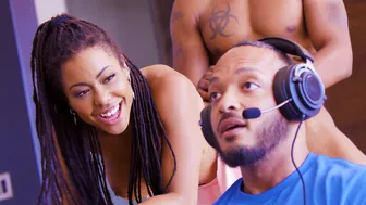 BBC Pizza Delivery Guy Pounds Ebony MILF